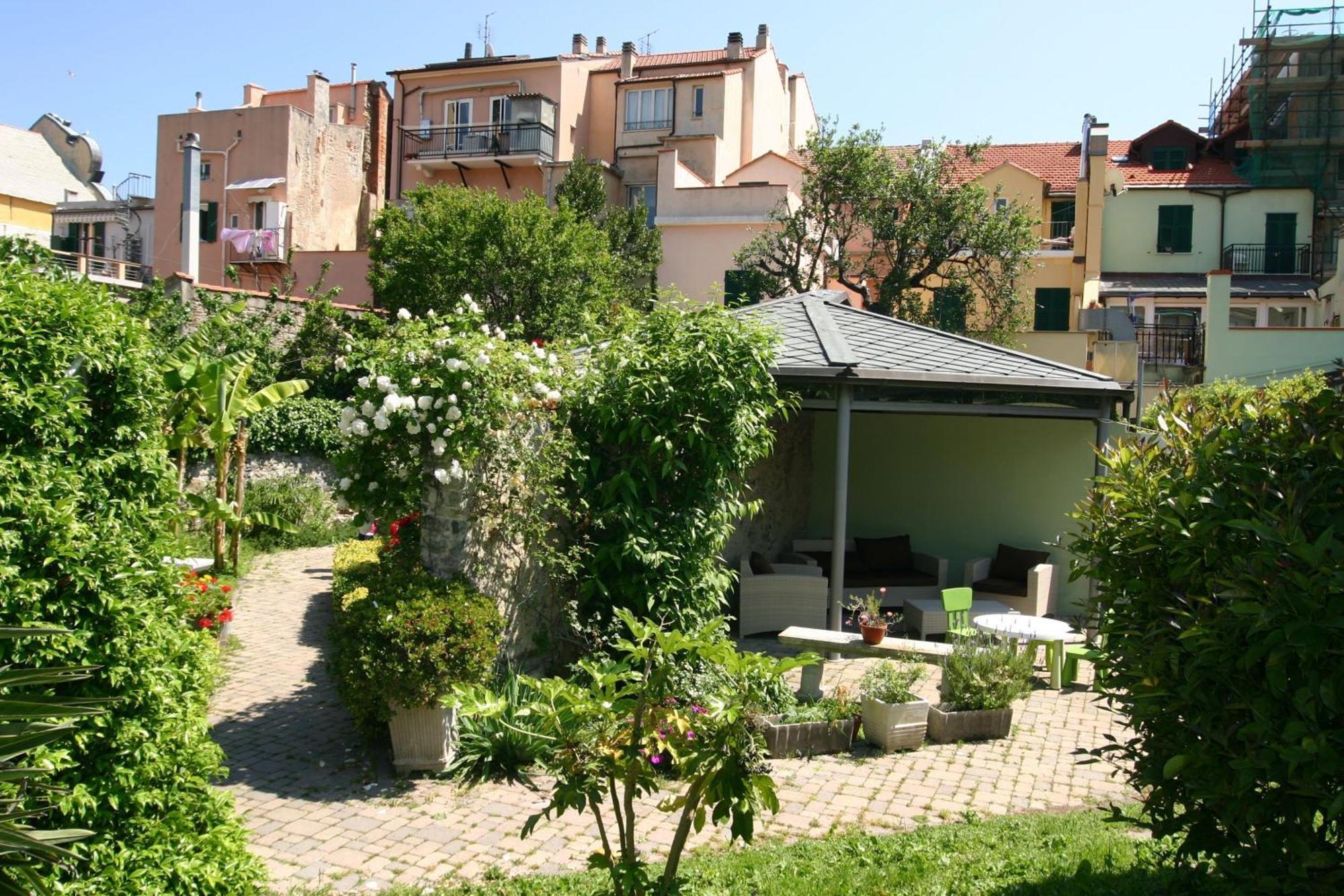 Hotel Melograno Spotorno Exterior foto